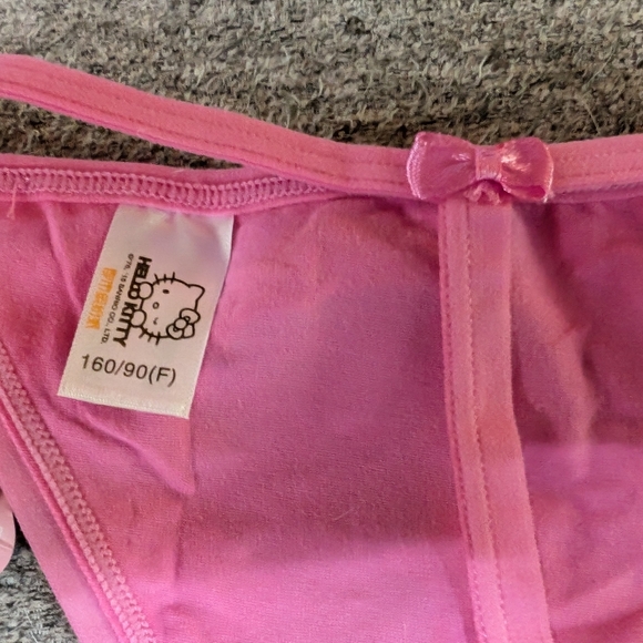 📢 Just In... Hello Kitty Thong - Picture 5 of 6